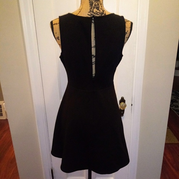 ⭐Forever 21 Dress - Picture 3 of 5